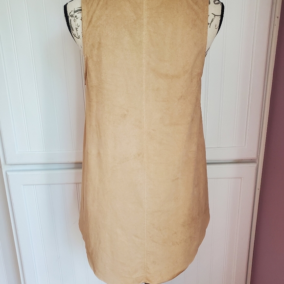 Adorable Super Soft Faux Suede Top Size M - Picture 4 of 8